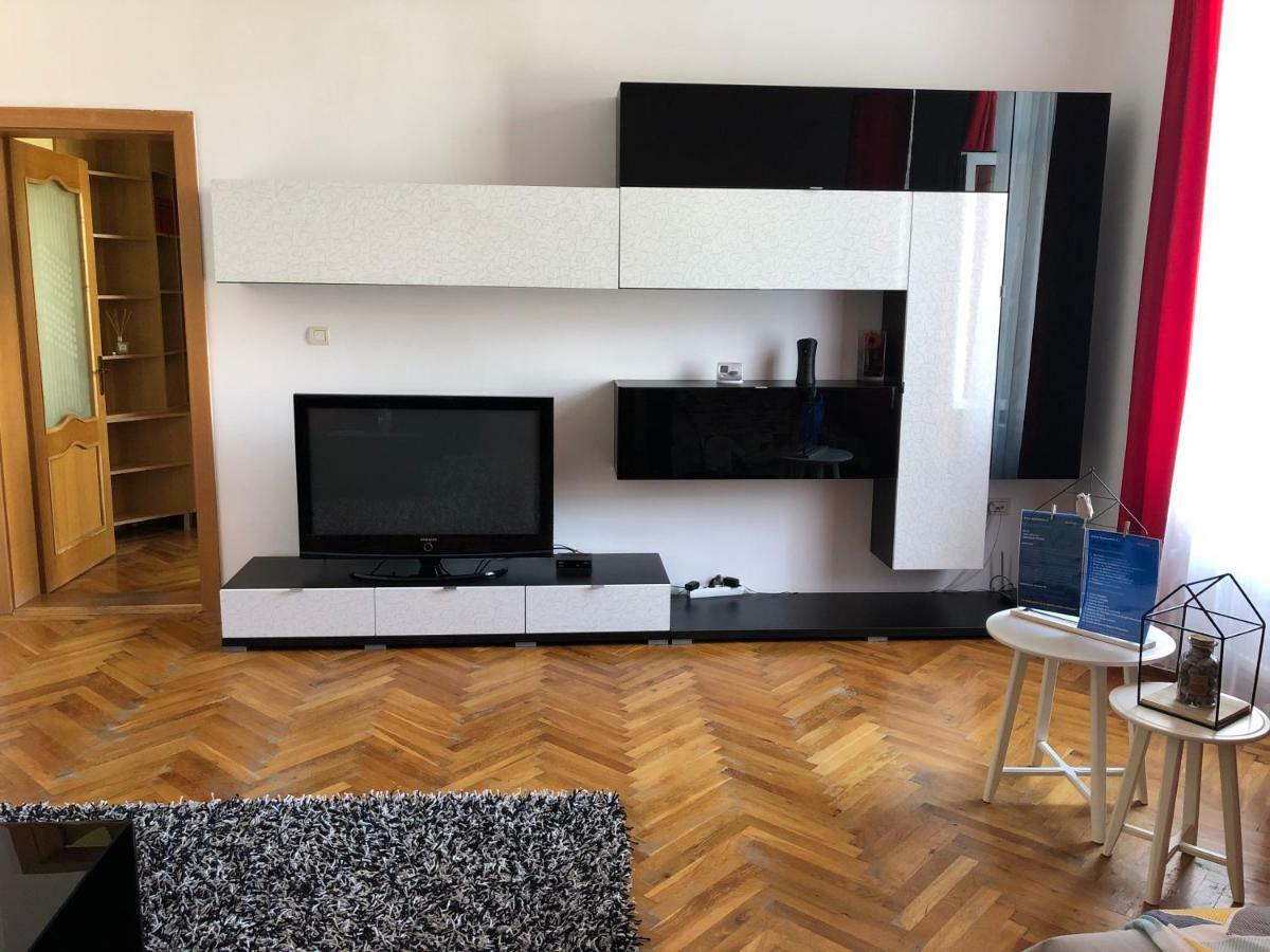 Schei Apartment 2 Brasov Bagian luar foto
