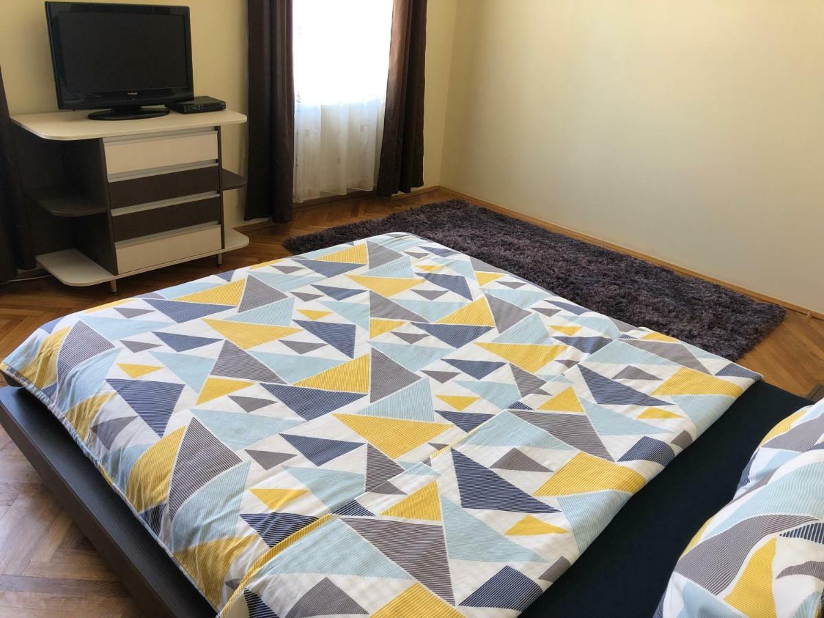 Schei Apartment 2 Brasov Bagian luar foto